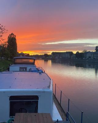 Péniche à 25 mn de Paris