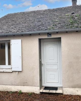 Studio cosy à Montargis - 13 m² - Parking inclus