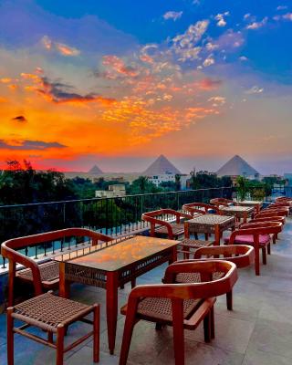 Almas Pyramids View Hotel
