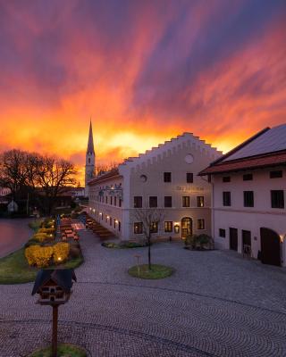 LANDHOTEL ALTE ZOLLSTATION- Historical Building