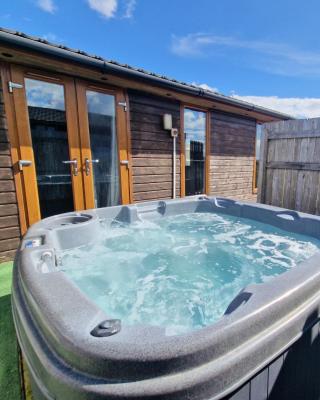 Cleish 7 With Private Hot Tub - Fife - Loch Leven - Lomond Hills - Pet Friendly