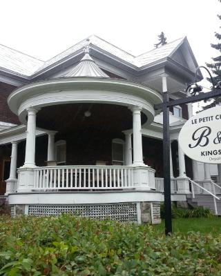 Le Petit Château Montebello B&B