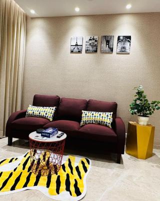 1BR Mumbai theme Apartment In Powai by Florastays