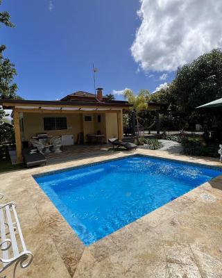 Villa Rosalía Jarabacoa con Piscina Climatizada