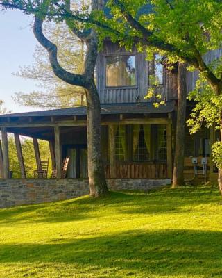 Whimsical Gatehouse, Private Porch, Kitchenette