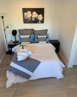 Cosy Secure comfortable for two in Canberra