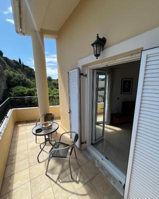 Litsa's Central Apartments