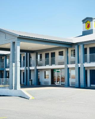 Super 8 by Wyndham Van Horn
