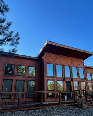 The Luxurious - River Ranch - Cabin Sleeps 9!