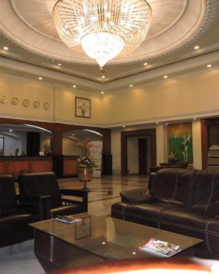 Hotel PLR Grand