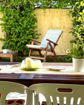 M216 - Marcelli, bilocale con giardino a 200mt dal mare