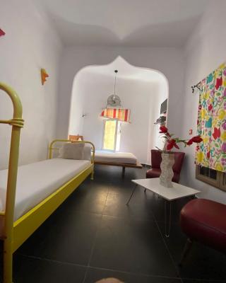 Hostal Valencia - private room with bathroom