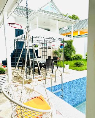 Gabala COLORFUL Home, pool-White