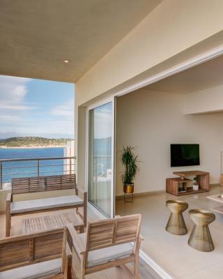 Oikies Luxury Apartments with private free parking area