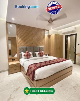 HOTEL SARC ! VARANASI - Forɘigner's Choice ! fully Air-Conditioned hotel with Lift & Parking availability, near Kashi Vishwanath Temple, and Ganga ghat 2