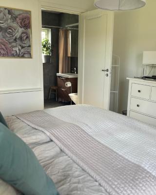 Boende med hotellkänsla i populära Skrea, Falkenberg