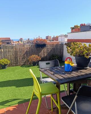 Precioso Dúplex con terraza a 5 minutos playa y 20 minutos de Barcelona