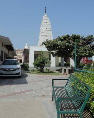 Radha Madhav Ashram Vrindavan