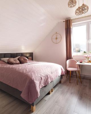 Pokoje Gościnne Pod Lipami