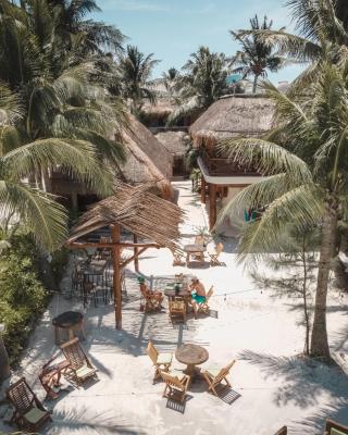 Casa Iguana Holbox - Beachfront Hotel