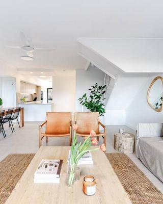Pooch Friendly Renovated Beach Retreat with Views