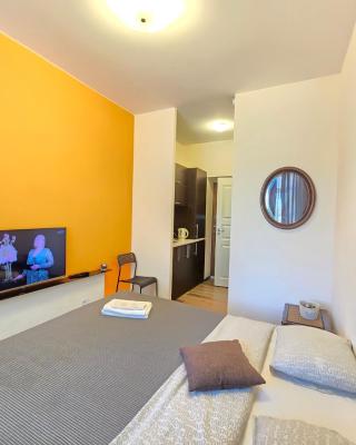 6 Studio apartment - Orange