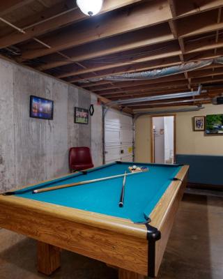 Peaceful Living Minutes from Blue Ridge hot tub pool table