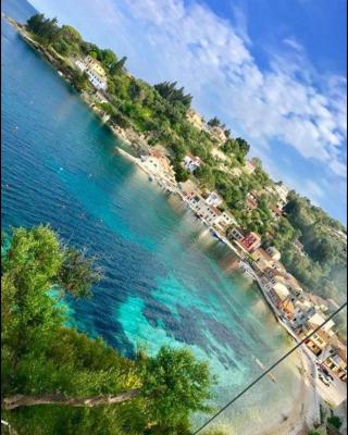 Aronis Spyros Panoramic Seaview Rooms