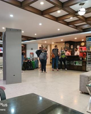 Hotel Decent Aerocity - Mahipalpur, Delhi Airport