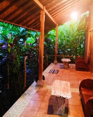 Umah Kayu 1-Menjangan homestay