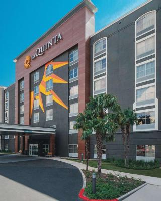 La Quinta Inn & Suites by Wyndham San Antonio Downtown