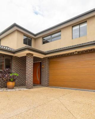 Four Bedroom Modern house in Glen Waverley