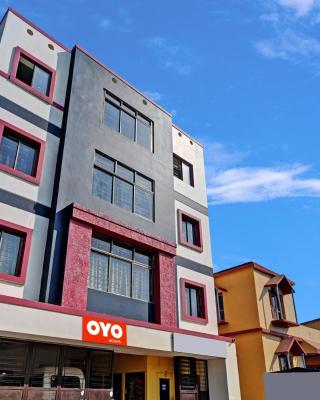 OYO Flagship Hi5 Days Inn Premium