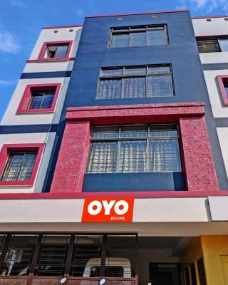 OYO Flagship Hi5 Days Inn Premium