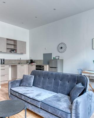 GuestReady - Grey velvet in Villeurbanne