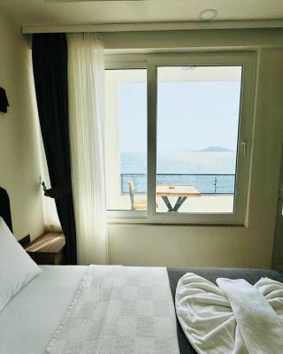 Sea Door Hotel
