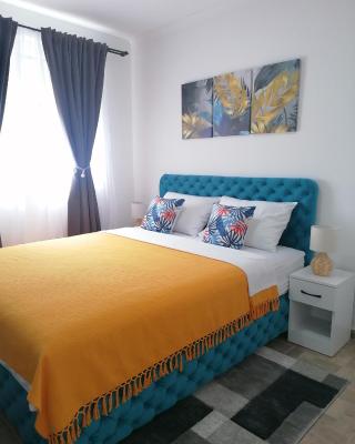 Kristi Lux NEW 1-bedroom apartment with Pool, Balcony and FREE Parking