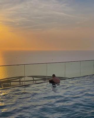 We Young Apartments by HOFs - Fireworks & Ocean view