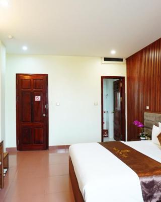 Ho Sen Xanh Hotel