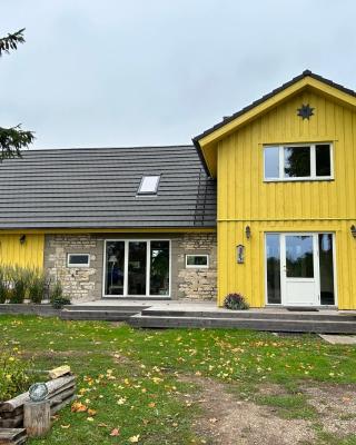 Muhu Kulla Saadu puhkemaja mere ääres