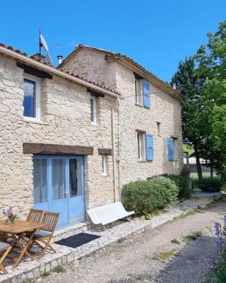 Maison dans un endroit paisible