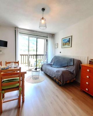 T2 à Vielle-Aure, 4 pers, balcon sud, parking, kitchenette équipée, proche commodités - FR-1-457-325