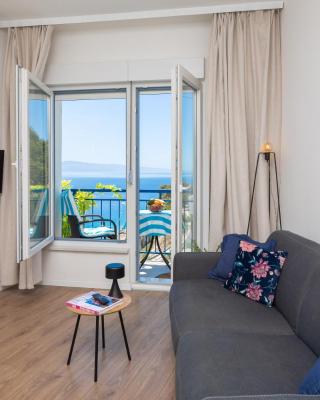 Caleta Seaview Suites II - Pool & Jacuzzi