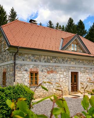 Four-Bedroom Villa Bajer