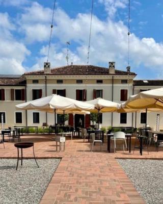 OSTERIA DI CIMBRIOLO E DORMIRE AL CIMBRIOLO