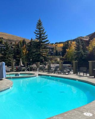 MT CB Mountain Side with King Bed, Hot Tub, Pool & Kitchen!