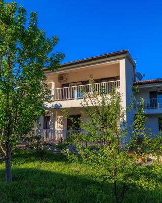 Apartments Biserka