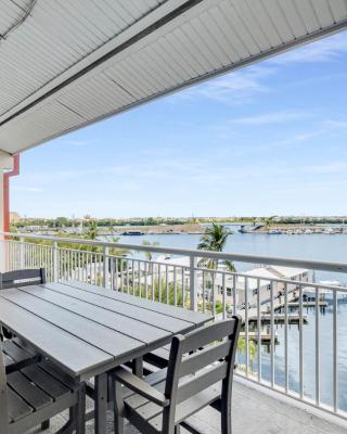 St Croix - Downtown 4x4 Waterfront Penthouse Pool Dock Pet