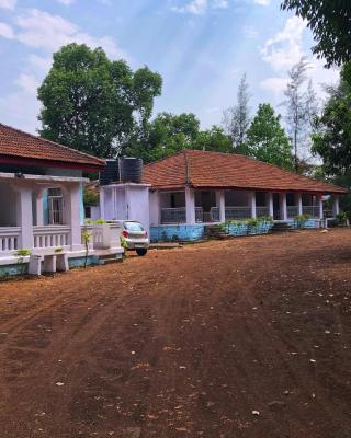 The Imperial Heritage II 2 minutes from Station and market II Deluxe AC Rooms II