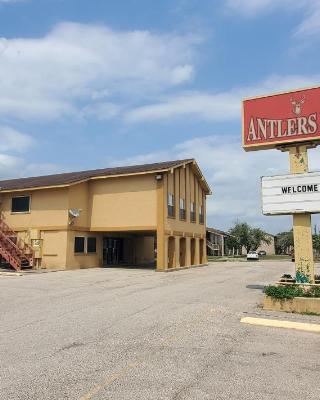 Antlers Inn